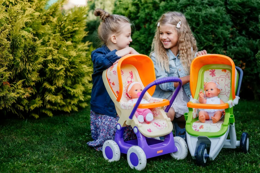Teoria umysłu i logiczne myślenie – jak wybrać prezent dla dziecka, który rozwija, a nie tylko zajmuje