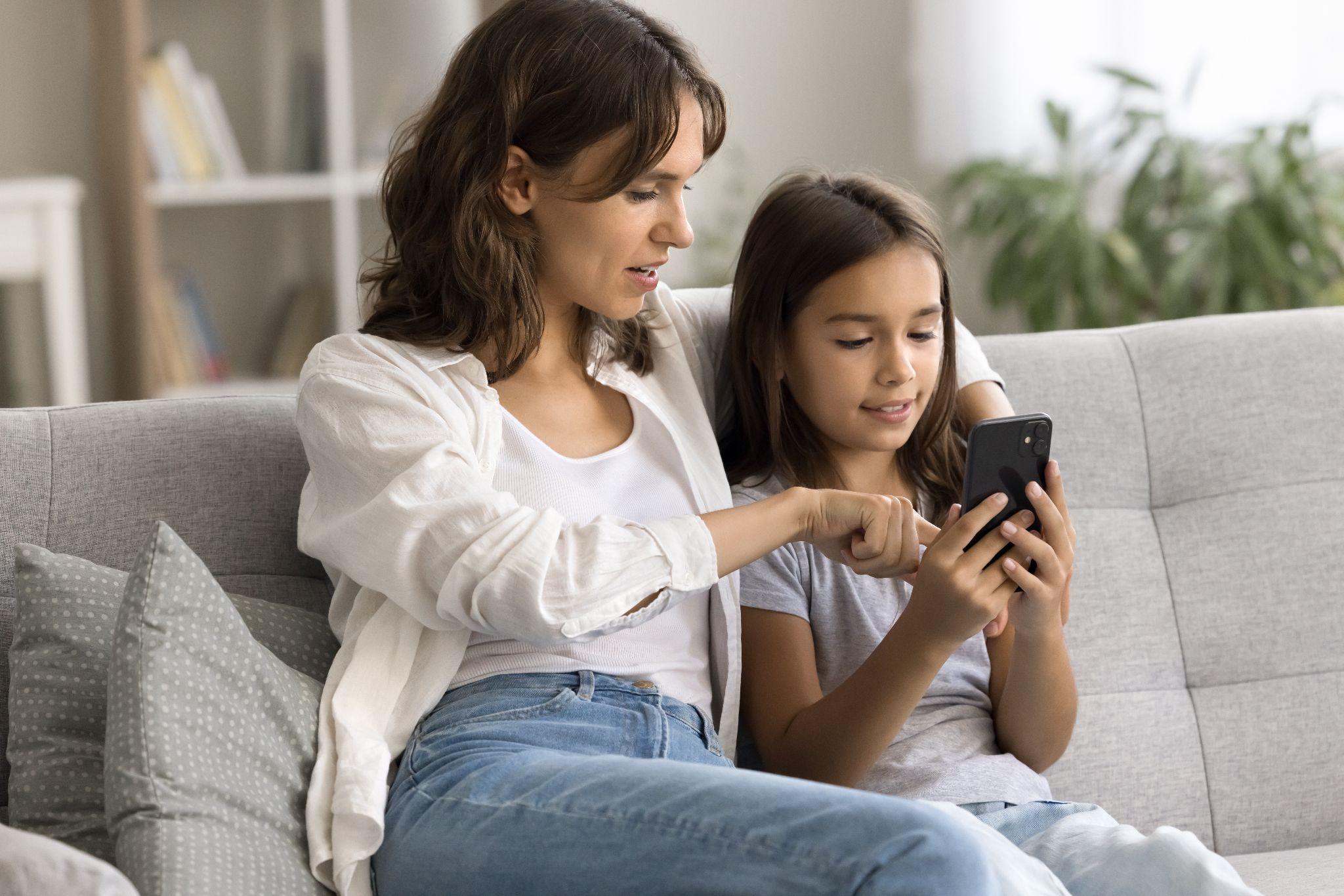 Tani abonament dla dziecka – ile realnie kosztuje telefon ucznia miesięcznie?